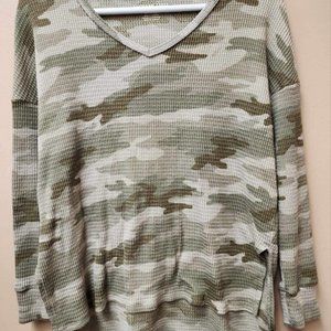 American Eagle Camo V Neck Oversized Waffle Knit Sweater Size XS
